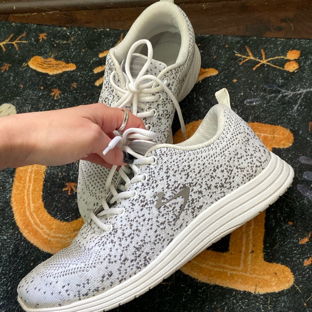 Beachbody sneakers